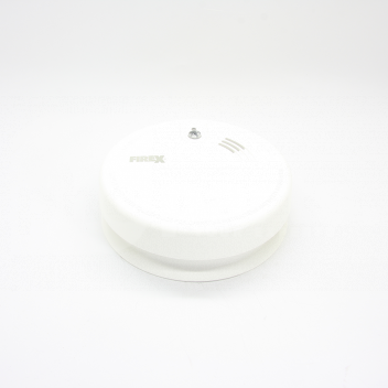 TJ2966 Optical Smoke Alarm, Kidde KF20R, Mains Powered with Rechargeable Batt <p>The Kidde Firex KF20R mains-powered optical smoke alarm that can be interlinked with up to 23 other Kidde mains alarms, be they ionisation, optical or heat. Once interlinked, the detection of the relevant danger by an individual unit will sound across all the connected alarms.</p>

<p>Features:</p>

<ul>
	<li>Interlink with up to 23 Firex hard-wired alarms &ndash