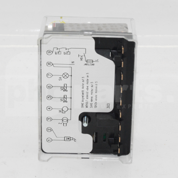 SF0043 Control Box, Oil, Satronic TF832.3, 240v, 2-Stage <!DOCTYPE html>
<html lang=\"en\">
<head>
<meta charset=\"UTF-8\">
<title>Product Description</title>
</head>
<body>
<h1>Satronic TF832.3 Control Box</h1>
<p>The Satronic TF832.3 is a reliable and efficient control box designed for use with oil burners. This 240v, 2-stage controller ensures stable operation and safety for various heating applications.</p>
<ul>
<li>Model: TF832.3</li>
<li>Compatible with oil burners</li>
<li>Electrical rating: 240v AC</li>
<li>Operation: 2-stage for precise control</li>
<li>Enhanced safety features to prevent malfunctions</li>
<li>Durable construction for long-term use</li>
<li>Easy to install and maintain</li>
<li>CE certified for quality assurance</li>
</ul>
</body>
</html> 